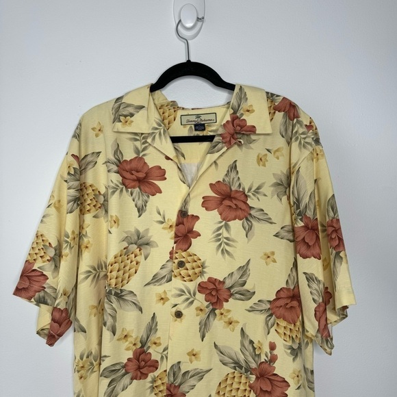 Tommy Bahama yellow Hawaiian print silk short sleeve button down large - Picture 2 of 5